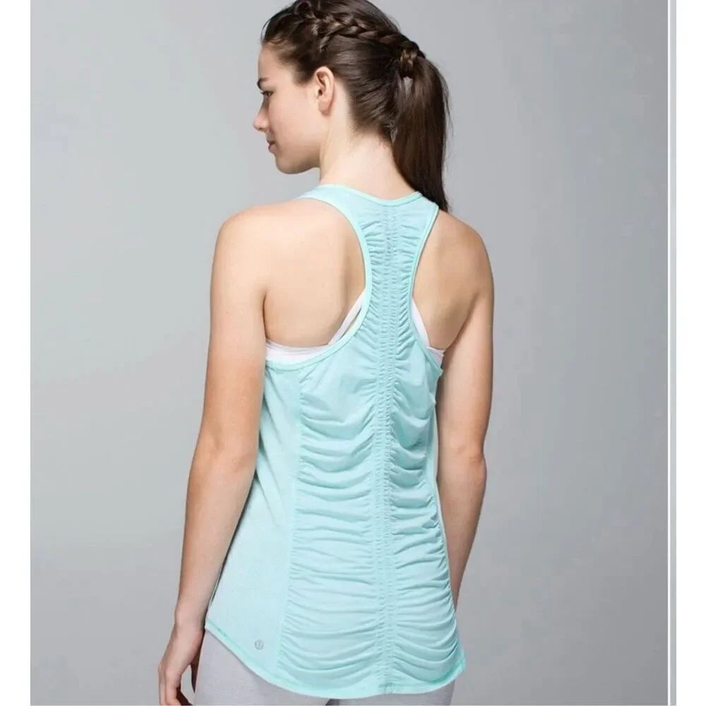 Lululemon Runner Up tank top light blue stripes